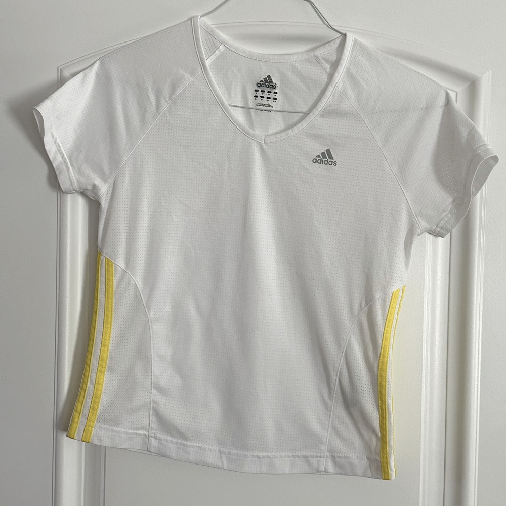 Adidas Vintage White and Yellow Athletic T-Shirt size medium